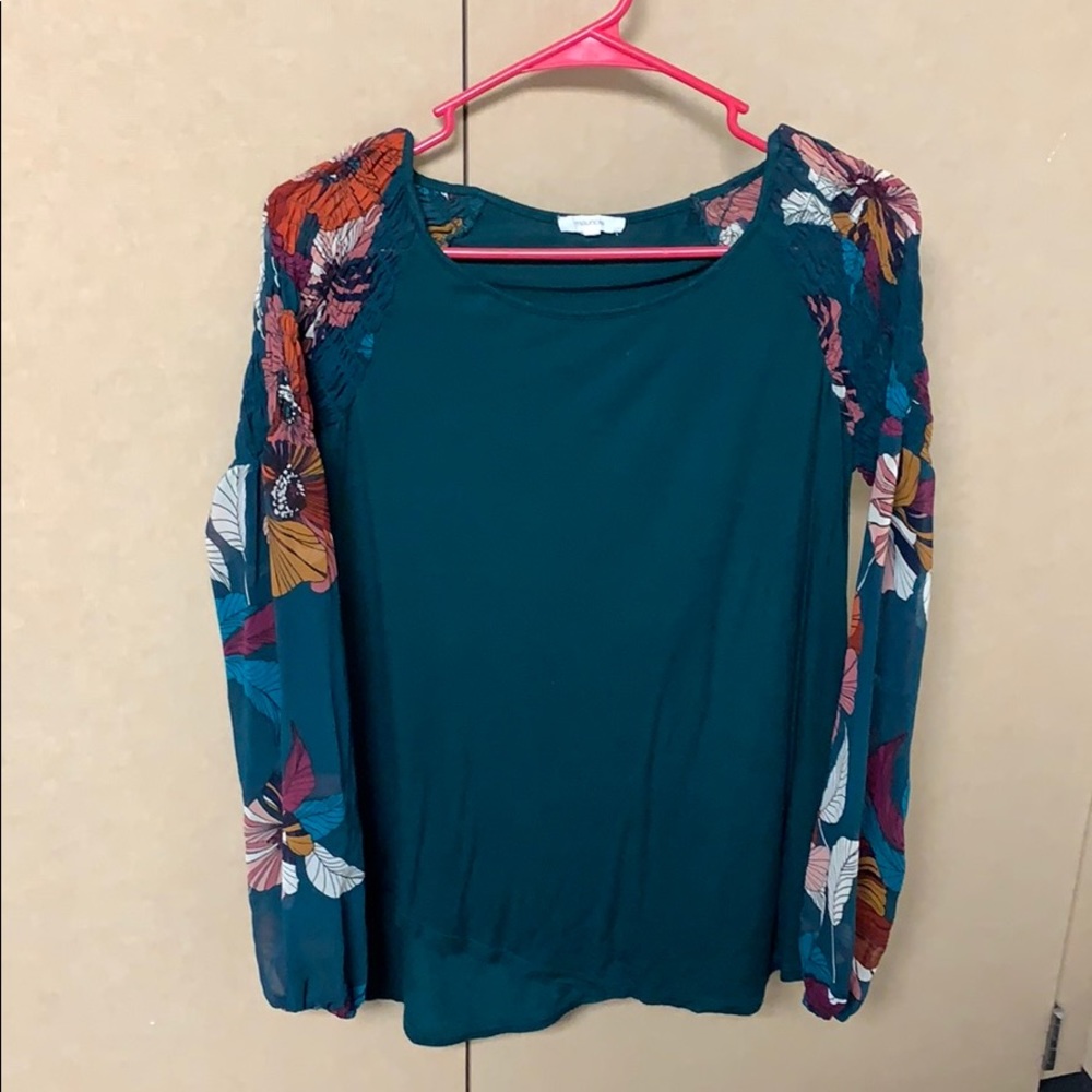 Green long sleeved blouse